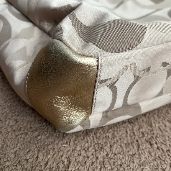 Used Coach Good Metallic Purse No. C1261-F19675. - Picture 16 of 16